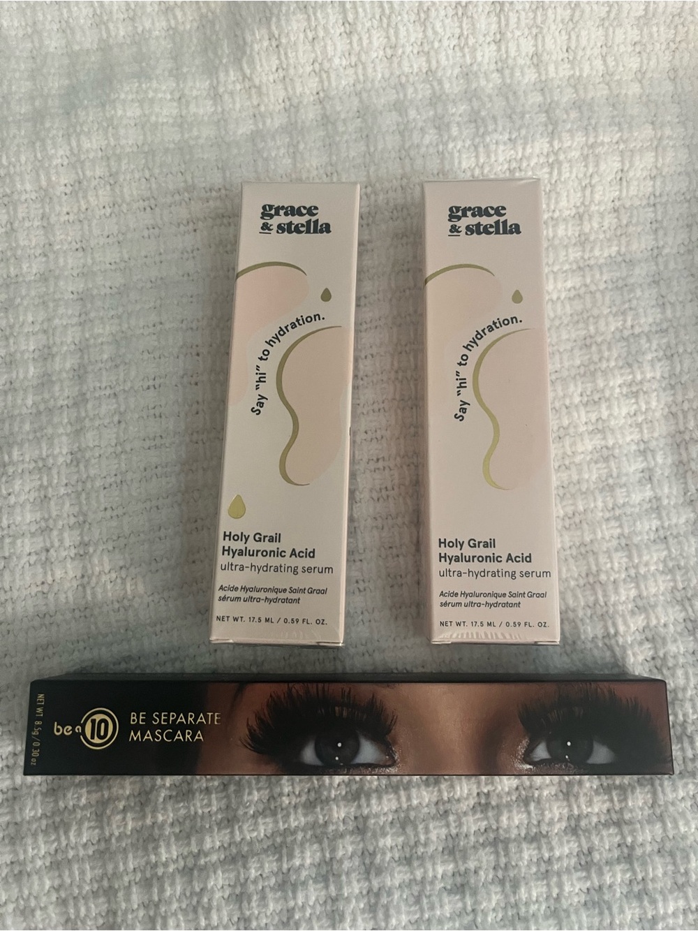 grace & stella Holy Grail Hyaluronic Acid Serum - Pale Pink & Gold Accents